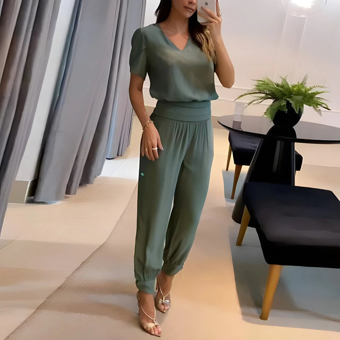 Green Women's V-Neck Two-Piece Set — Scarlett Wide-Leg Short Sleeve Relaxed Fit - Side Pose