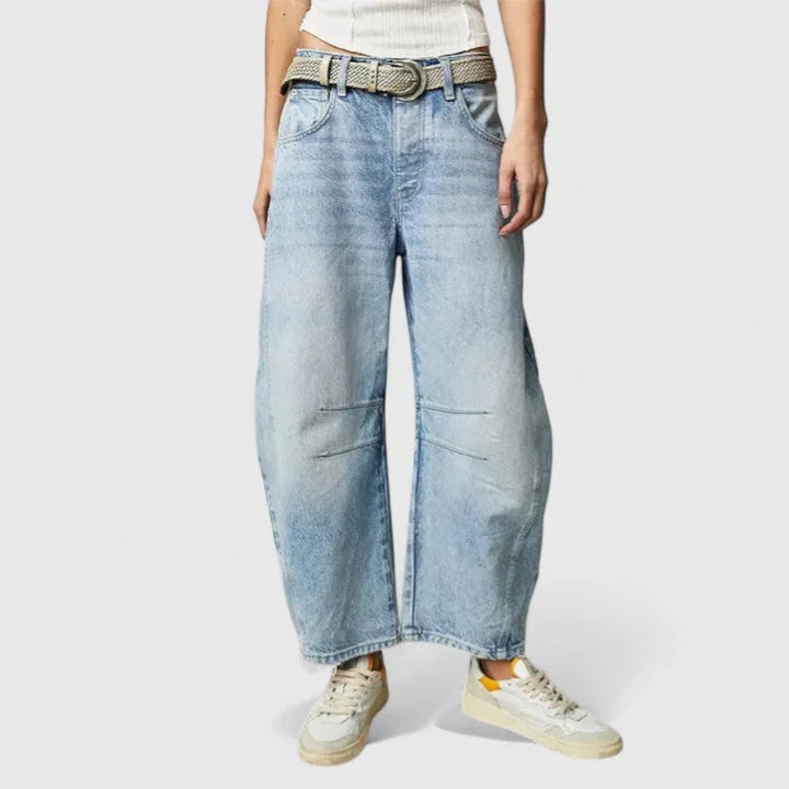 Light Blue Women's High-Waist Barrel Leg Jeans — Juliet Curved-Seam Cropped Ankle - Front Belt