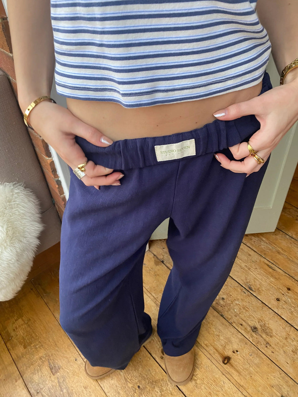 Women's Wide-Leg Lounge Pants with Elastic Waist & Side Pockets — Lola