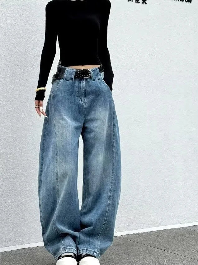 Blue Women's High Waist Barrel Leg Jeans — Yvonne Washed Denim Wide-Leg - Front Waist Detail