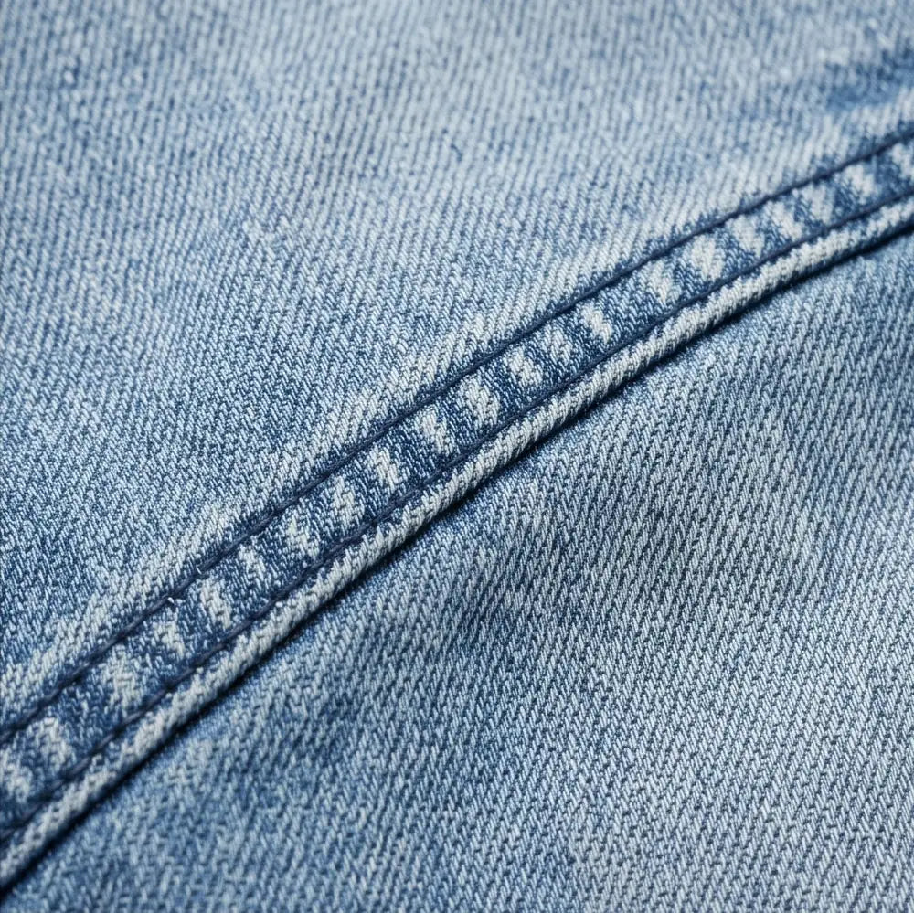 Light Blue Women's High-Waisted Cropped Barrel Jeans — Allie Relaxed Curved-Seam Pockets - Stitching Closeup