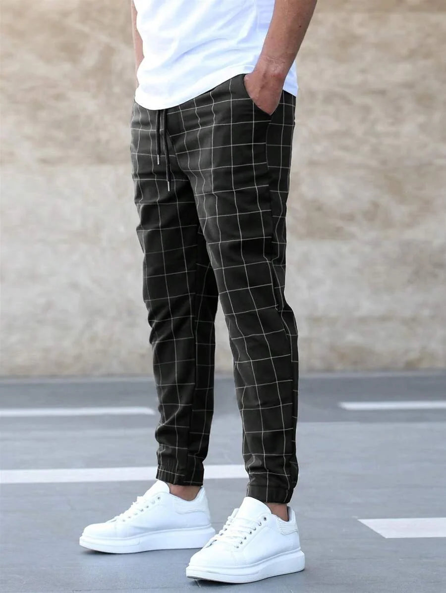Men's Plaid Jogger Trousers with Drawstring Waist & Tapered Cuff