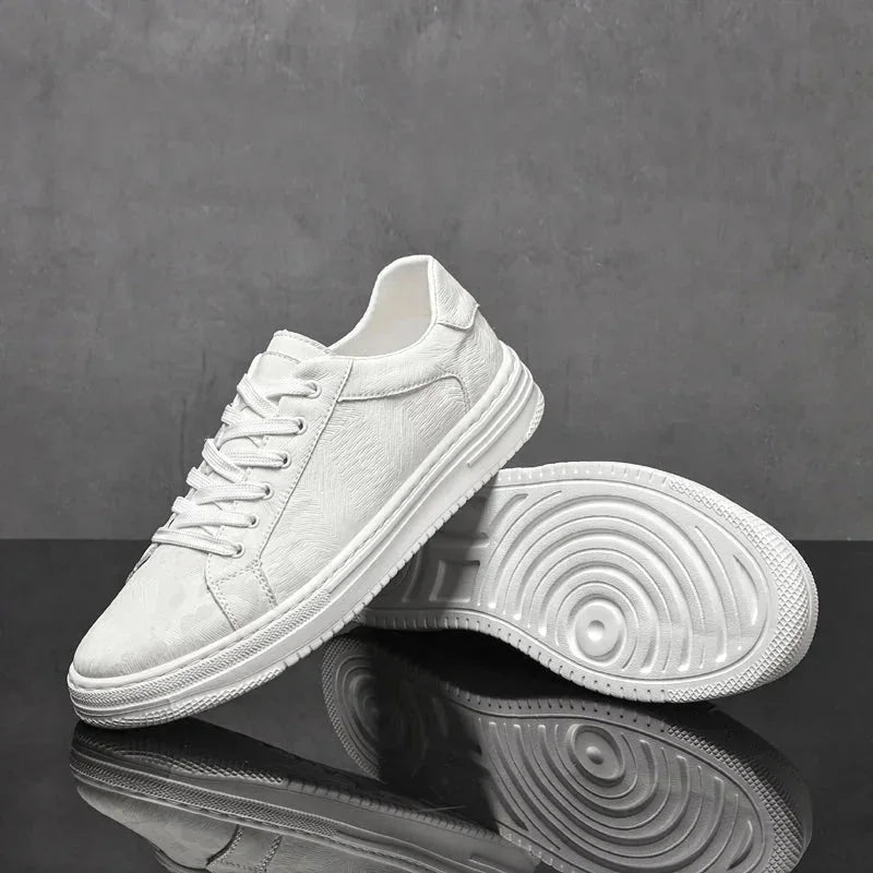 White Men's Leather Walking Sneakers — Harvey Textured Lace-Up Low-Top - Stacked Sole View