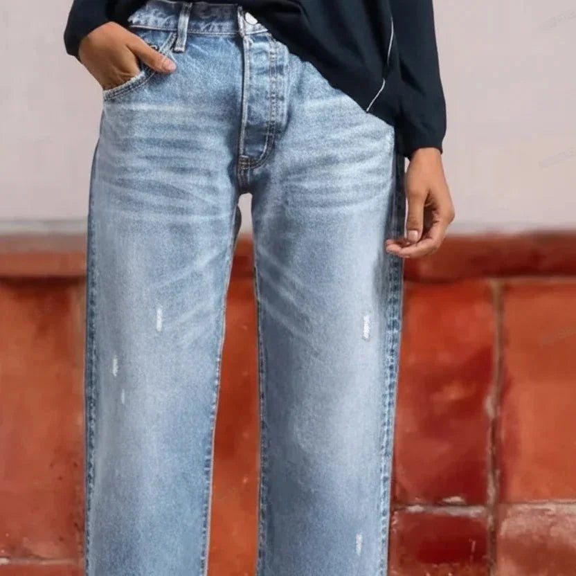 Light Blue Women's Vintage Cropped Straight Jeans — Martha Button-Fly High-Rise Frayed-Hem - Waist Detail View
