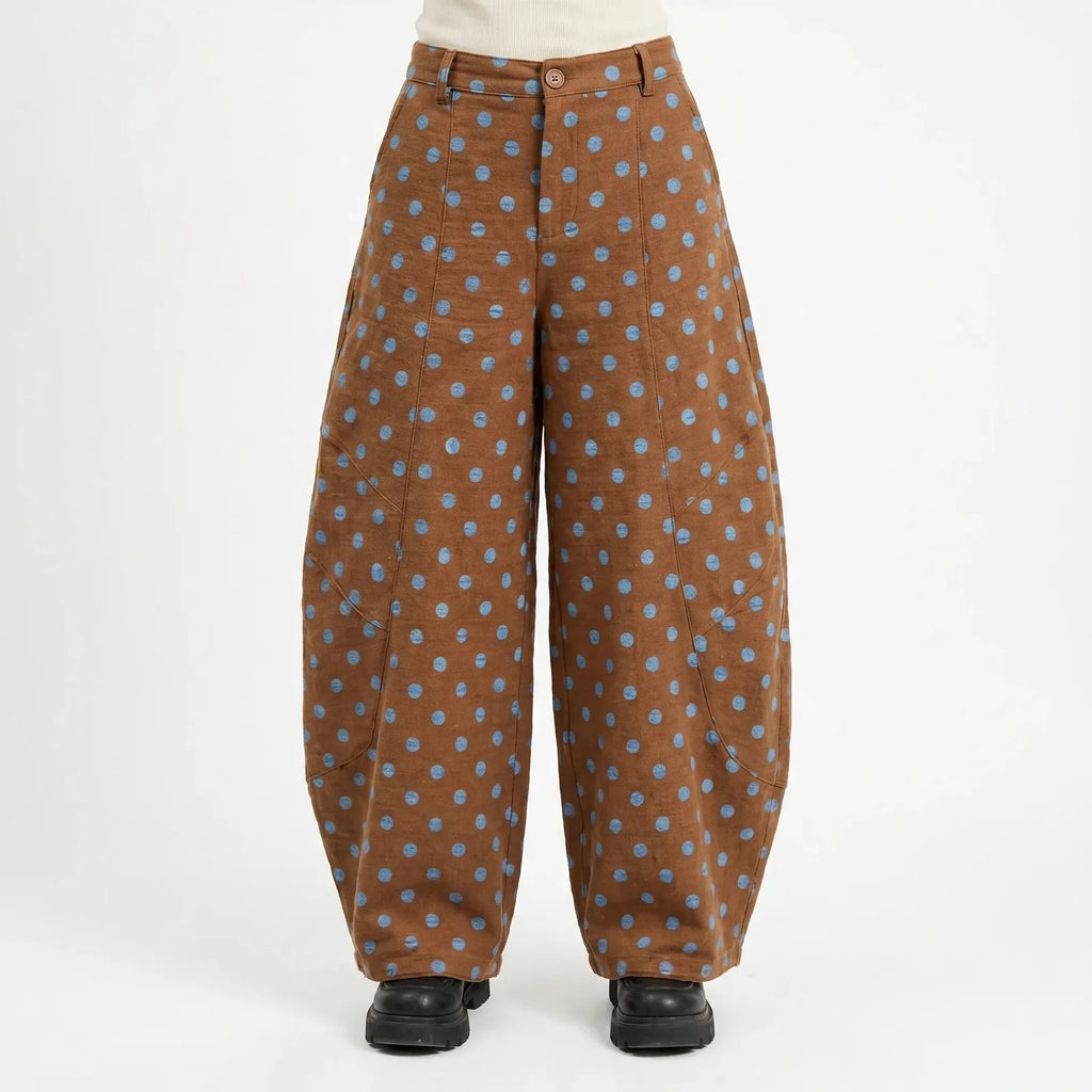 Brown Women's Polka Wide-Leg Barrel Jeans — Nia Relaxed-Fit High-Waisted Pockets - Studio Front