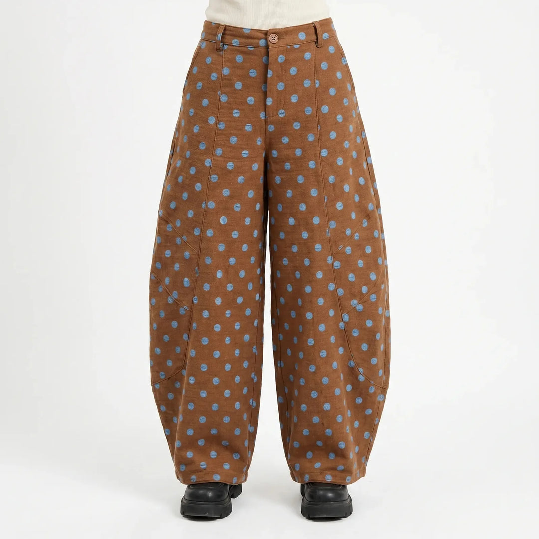Brown Women's Polka Wide-Leg Barrel Jeans — Nia Relaxed-Fit High-Waisted Pockets - Studio Front